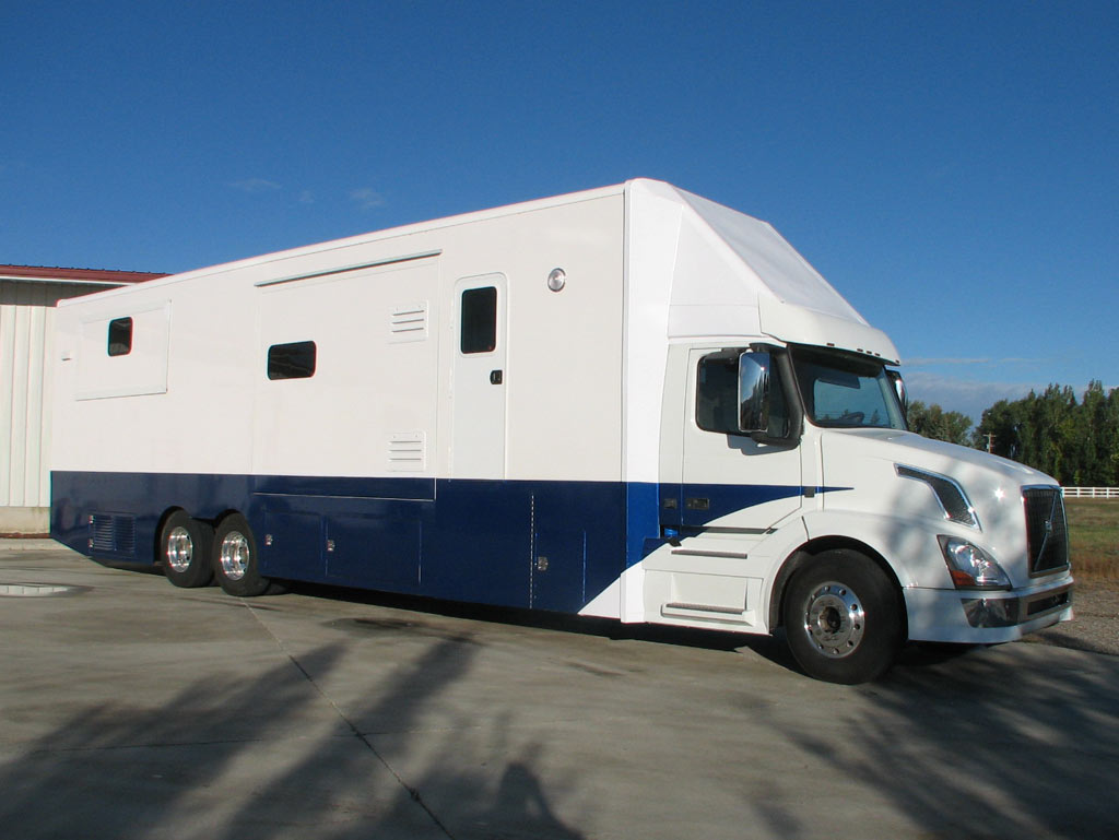 47.5 feet Volvo class 8 semi chassis 54,000 GVW Chassis 600HP 2000 Ft Lbs Torque AUTO SHIFT